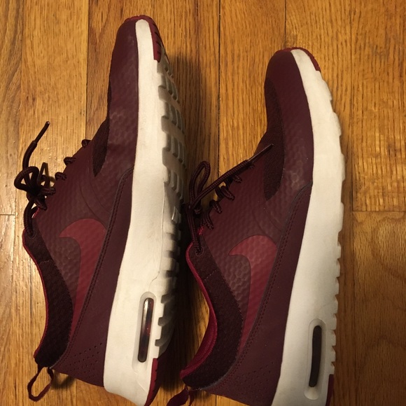 Nike shoes - Picture 2 of 4